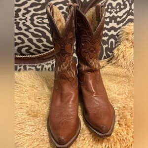 Brown size 9 Tony Lama snip toe boots